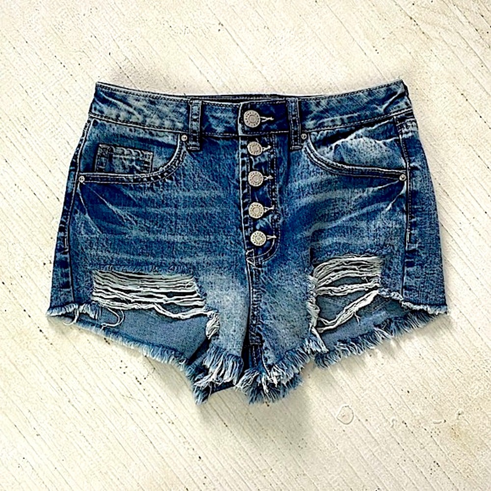 Button fly Slashed distressed 5 button denim jean shorts booty shorties fringe
